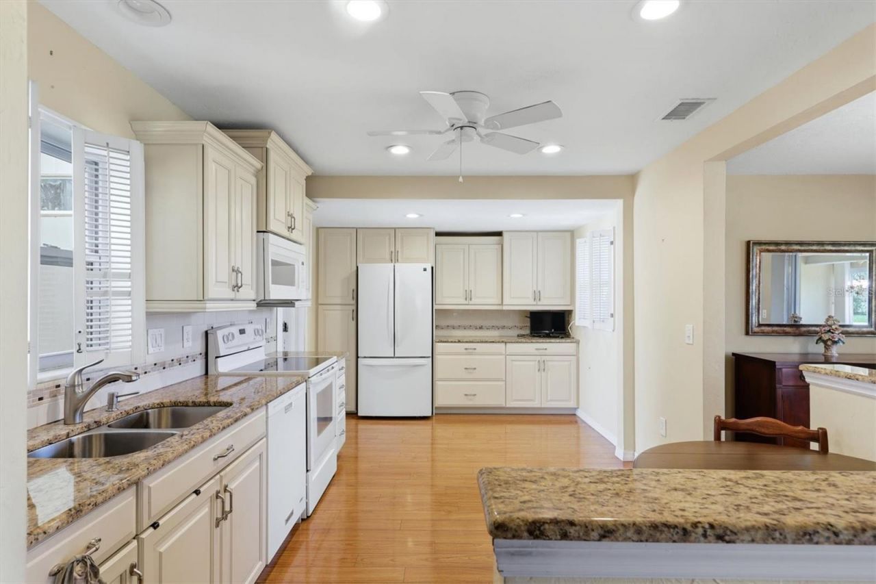 3262 Brockton Lane, Unit 608, Sarasota, FL 34239 Photo