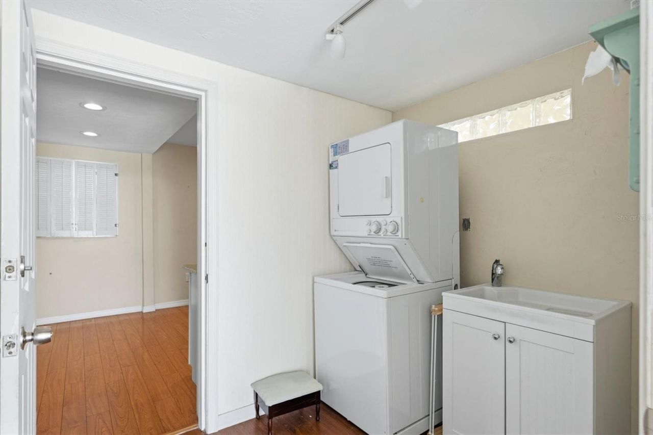 3262 Brockton Lane, Unit 608, Sarasota, FL 34239 Photo