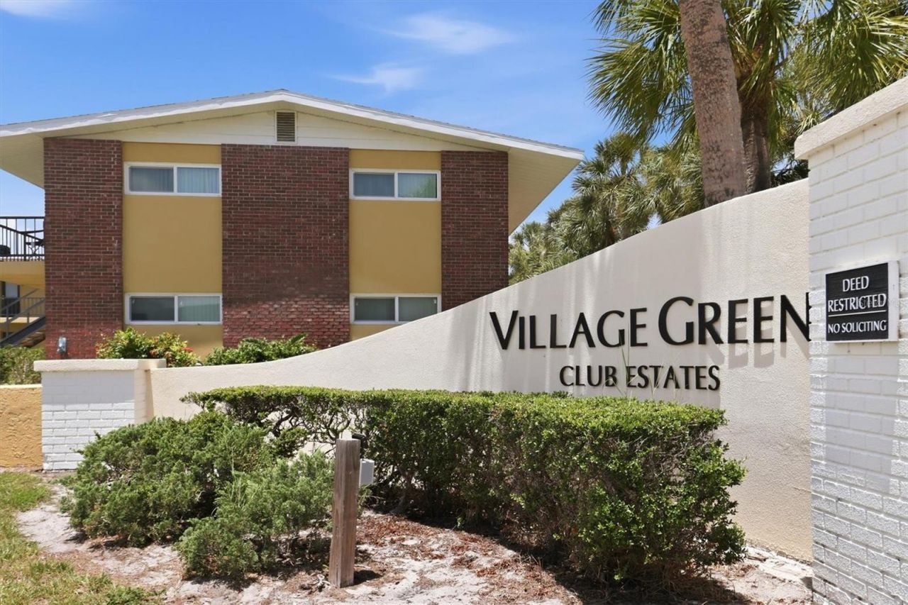 3262 Brockton Lane, Unit 608, Sarasota, FL 34239 Photo