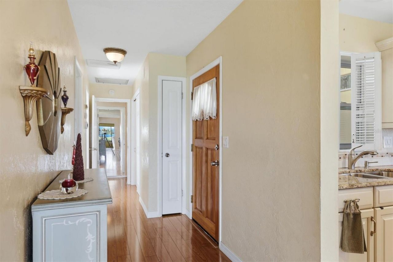3262 Brockton Lane, Unit 608, Sarasota, FL 34239 Photo