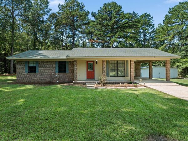 82 E Madden, Purvis, MS 39475