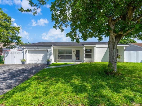 8531 NW 8th St , Pembroke Pines, FL 33024