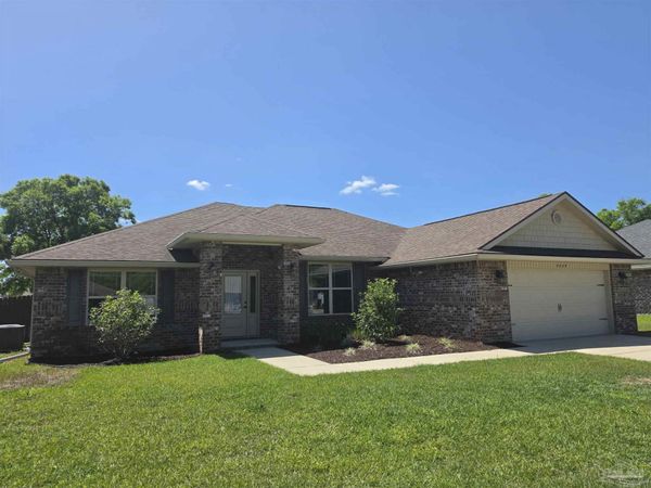 8839 Longmont Way, Milton, FL 32583