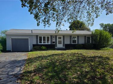 180 Duxbury Road , Rochester, NY 14626