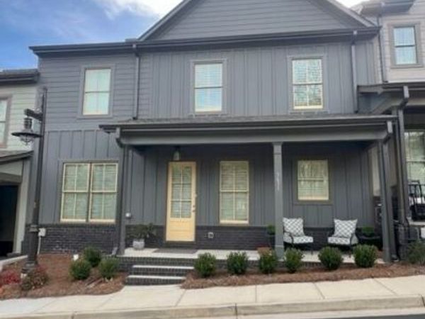 5611 Pine Street, Flowery Branch, GA 30542