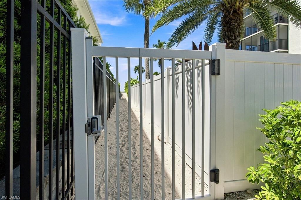 10420 Gulf Shore Dr , Unit 141, Naples, FL 34108 Photo