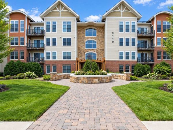 3110 N Chestnut Street, Unit 308, Chaska, MN 55318