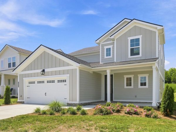 1924 Hildebrand Lane , Columbia, TN 38401