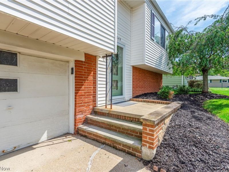 7643 Key West Drive, Parma, OH 44134 Photo 2