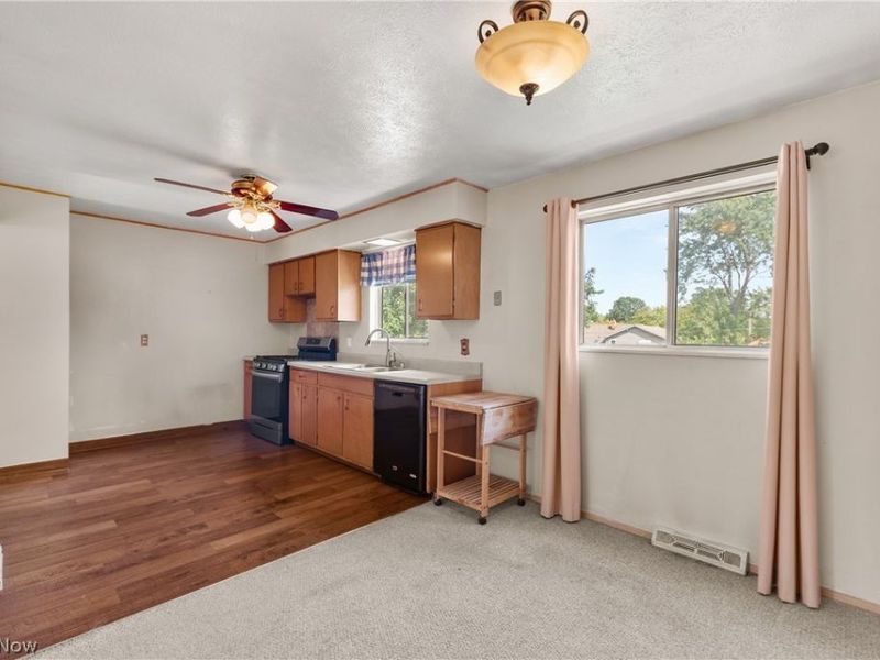 7643 Key West Drive, Parma, OH 44134 Photo 9