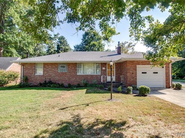 713 Ramona Place, Godfrey, IL 62035