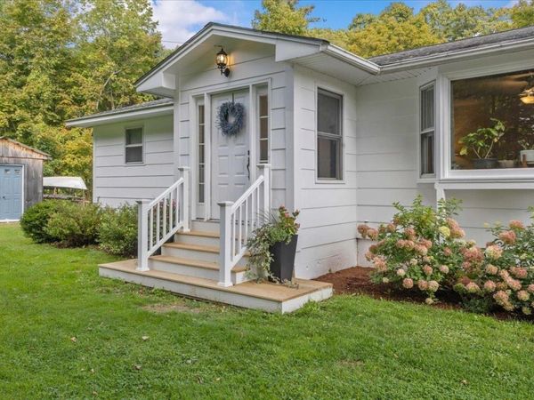 147 Browns Trace, Jericho, VT 05465