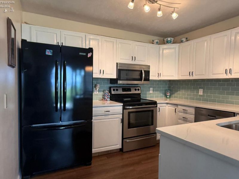 111 W Lakeshore Drive, Unit 2B, Kelleys Island, OH 43438 Photo 9