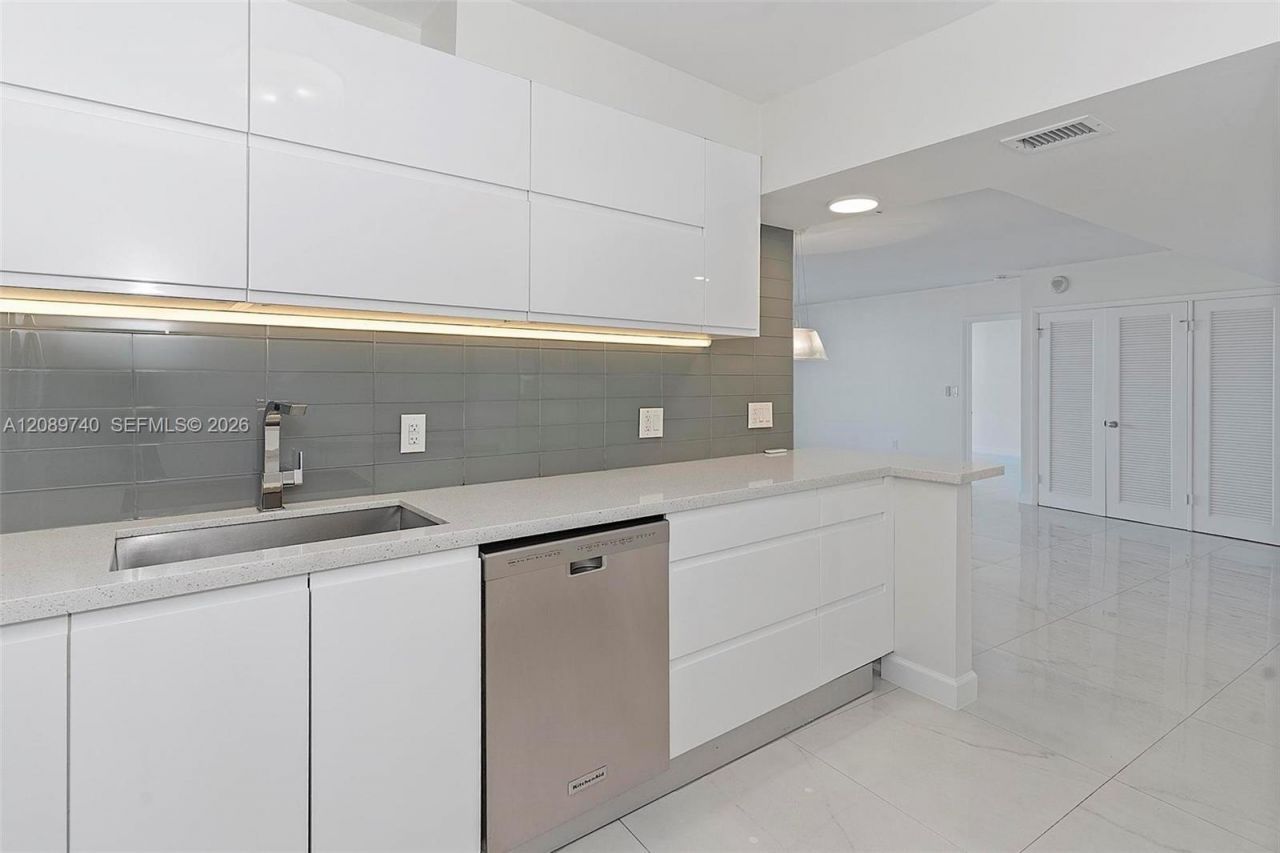 9 Island Ave, Unit 1911, Miami Beach, FL 33139 Photo