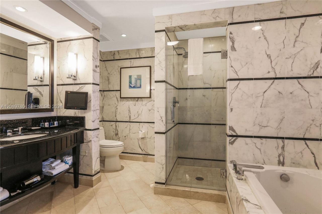 4391 Collins Ave , Unit 605, Miami Beach, FL 33140 Photo