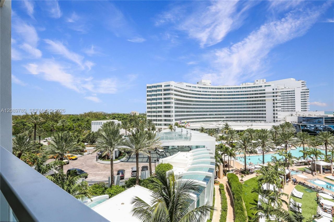 4391 Collins Ave , Unit 605, Miami Beach, FL 33140 Photo