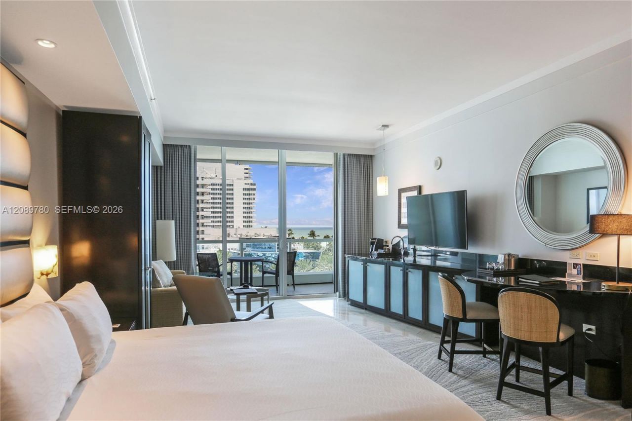 4391 Collins Ave , Unit 605, Miami Beach, FL 33140 Photo