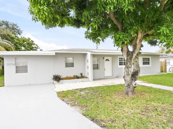3951 NW 173rd Ter , Miami Gardens, FL 33055
