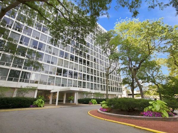 601 E 32ND Street , Unit 605, Chicago, IL 60616