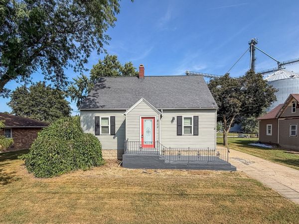 417 W Garfield Avenue , Cissna Park, IL 60924