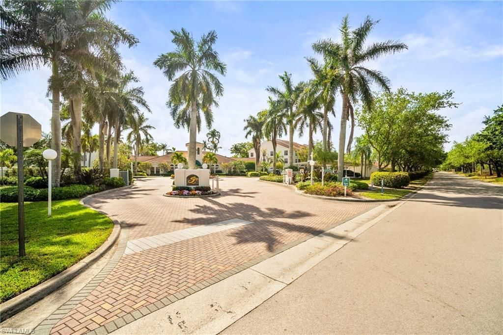 4665 Saint Croix Ln , Unit 1525, Naples, FL 34109 Photo