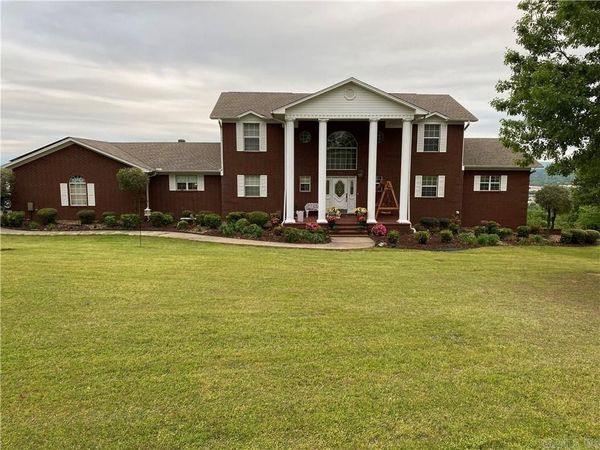 3 Bluff Dr, Russellville, AR 72802