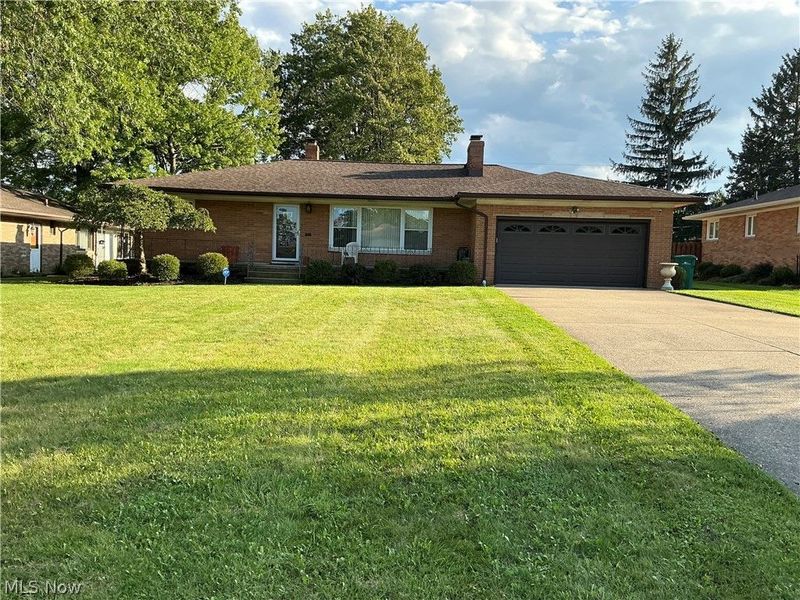 952 E Parkhaven Drive, Seven Hills, OH 44131 Photo 1