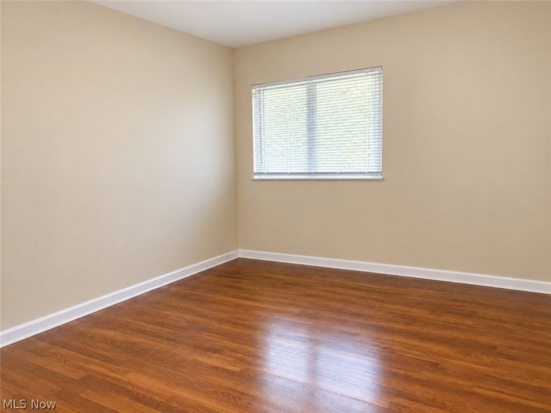 952 E Parkhaven Drive, Seven Hills, OH 44131 Photo 13