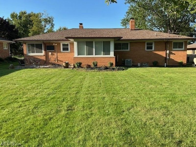 952 E Parkhaven Drive, Seven Hills, OH 44131 Photo 13