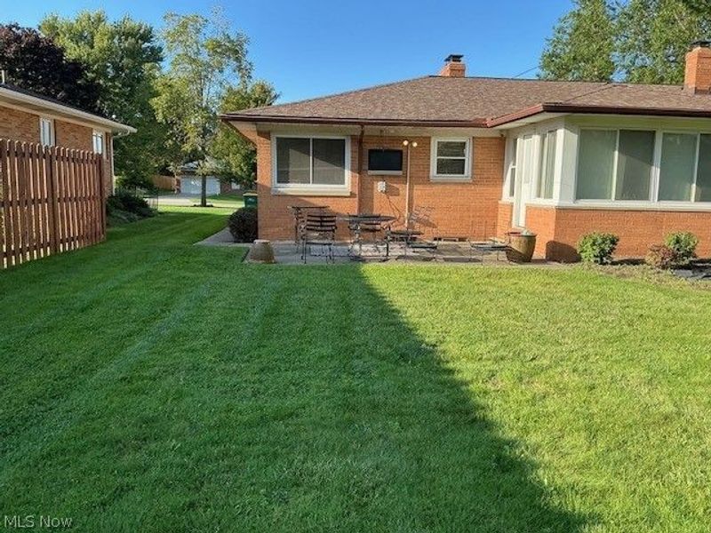952 E Parkhaven Drive, Seven Hills, OH 44131 Photo 14