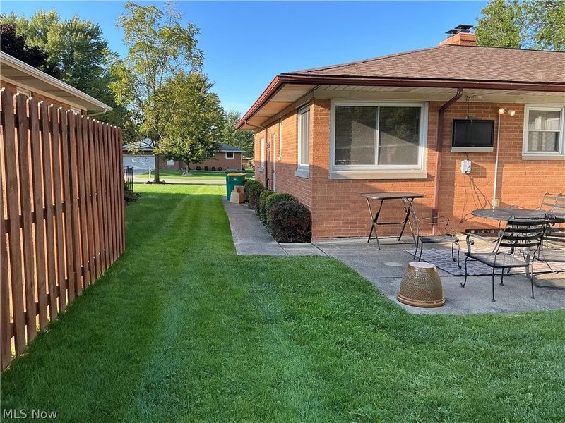 952 E Parkhaven Drive, Seven Hills, OH 44131 Photo 15