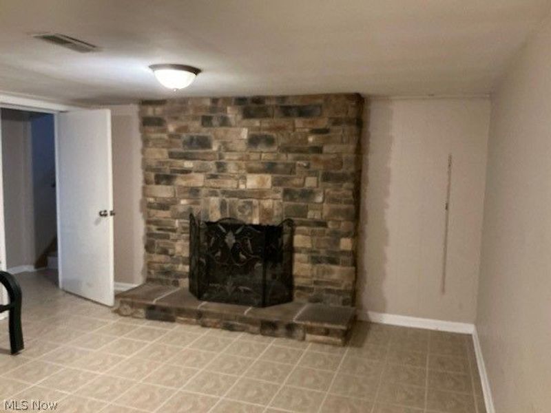 952 E Parkhaven Drive, Seven Hills, OH 44131 Photo 4