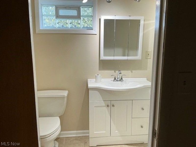 952 E Parkhaven Drive, Seven Hills, OH 44131 Photo 8