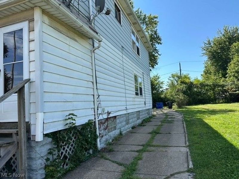 7918 Force Avenue, Cleveland, OH 44105 Photo 29