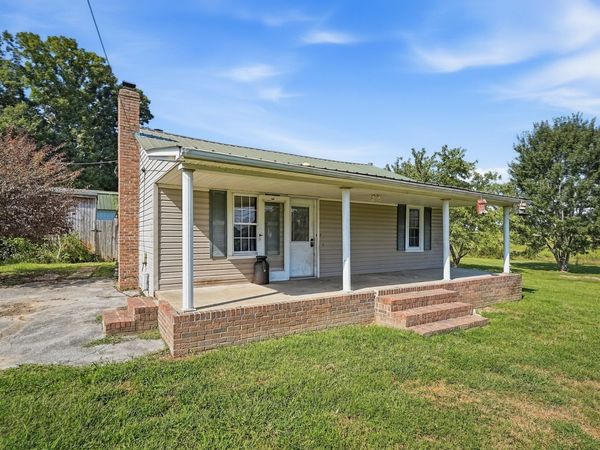 3863 York Hwy , Gainesboro, TN 38562