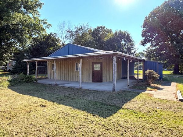 106 Main St , Hazel, KY 42049