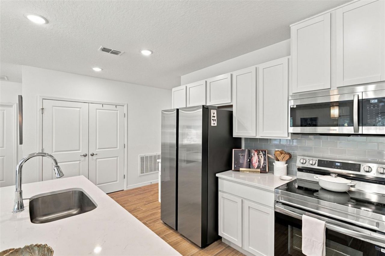 1656 Andover Ridge Drive , Deland, FL 32720 Photo