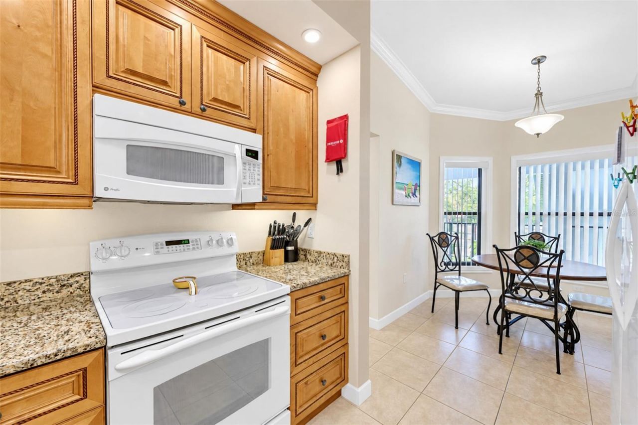 4420 46th Avenue W, Unit 202, Bradenton, FL 34210 Photo