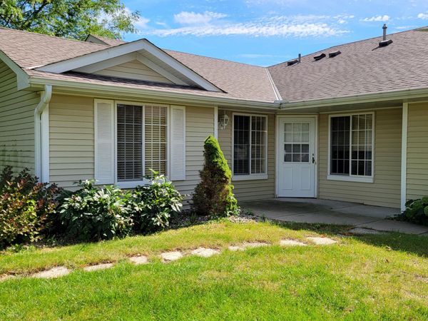 821 Greensview Court NW, Hutchinson, MN 55350