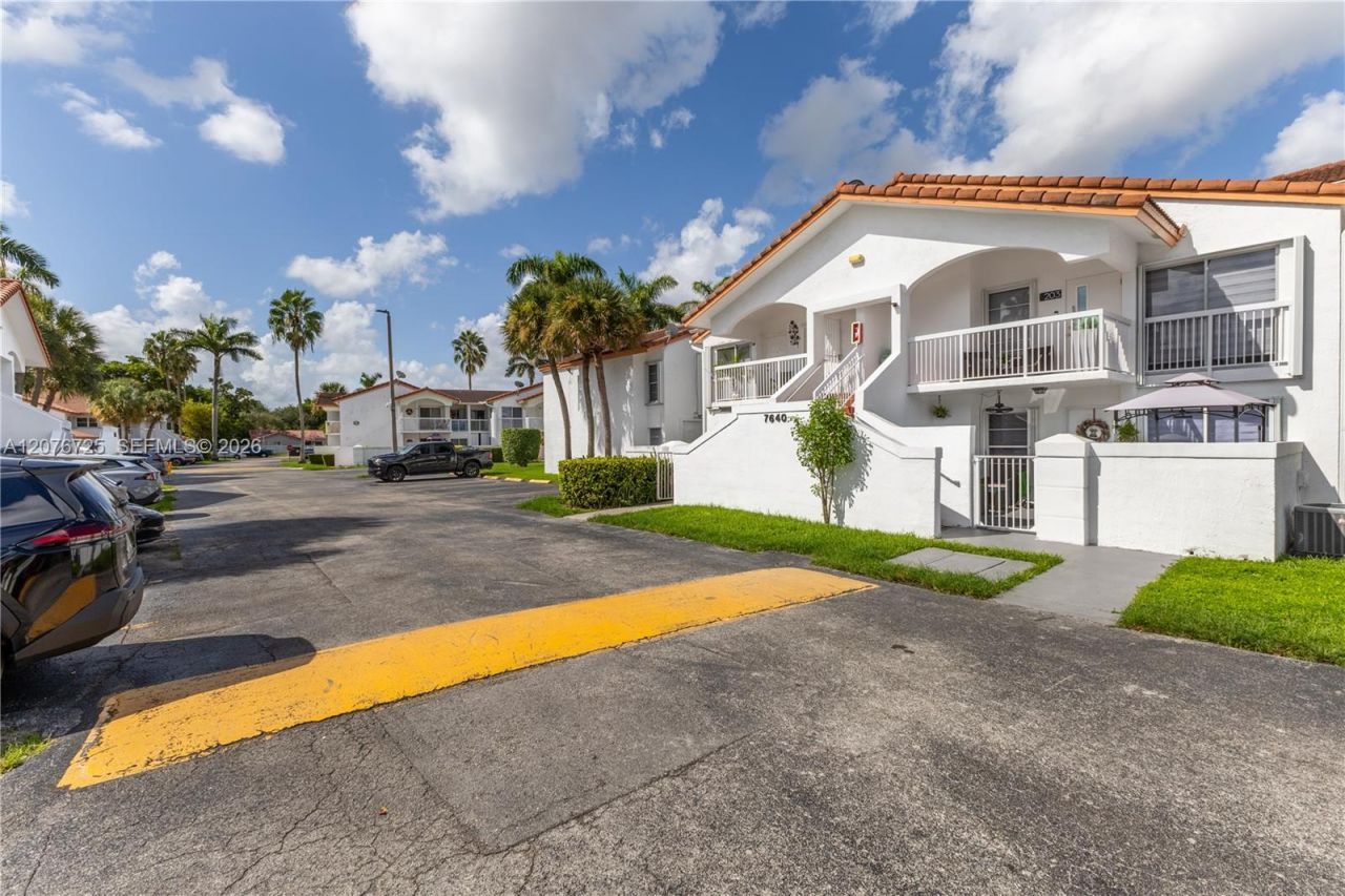 7640 SW 153rd Ct, Unit 102, Miami, FL 33193 Photo