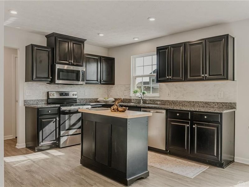 6207 Willow Oak Drive, Tipp City, OH 45371 Photo 18