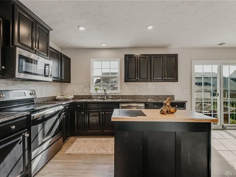 6207 Willow Oak Drive, Tipp City, OH 45371 Photo 19