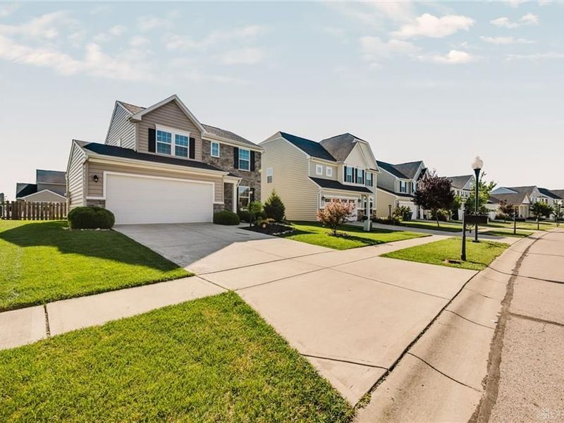 6207 Willow Oak Drive, Tipp City, OH 45371 Photo 3