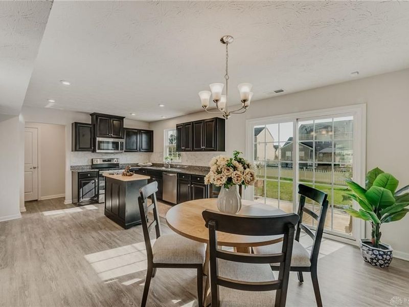 6207 Willow Oak Drive, Tipp City, OH 45371 Photo 9