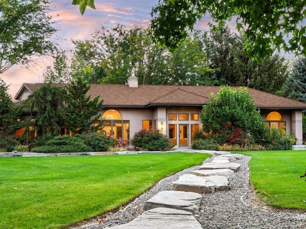 2985 N Holl Drive, Eagle, ID 83616