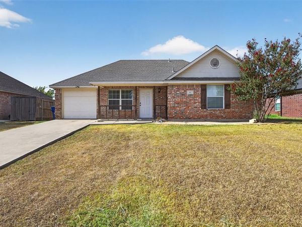 611 Oliver Lane, Waxahachie, TX 75165