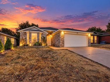 9929 Long Rifle Drive, Fort Worth, TX 76108