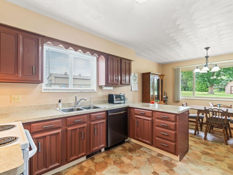 845 Burnside Drive, Tipp City, OH 45371 Photo 24