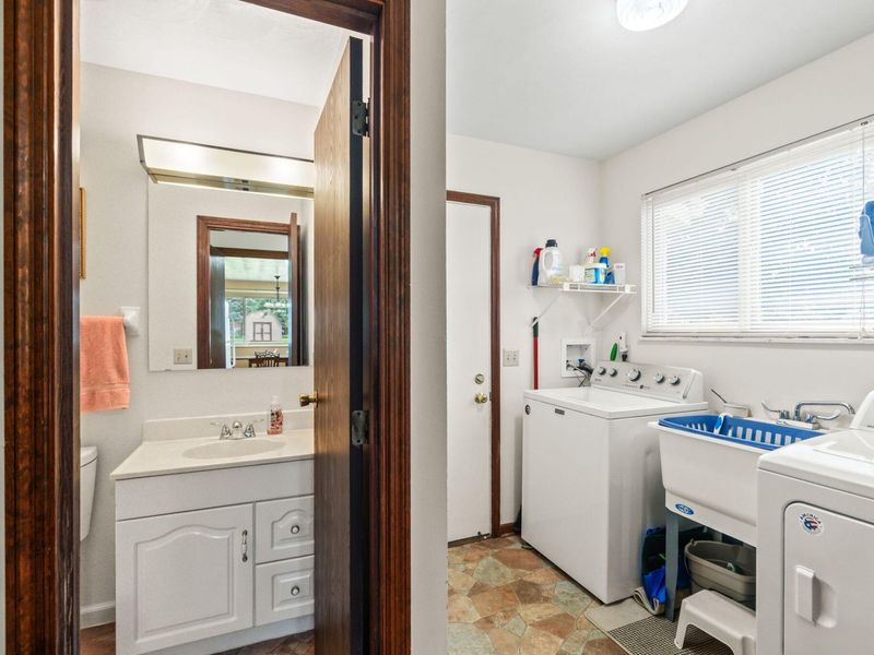 845 Burnside Drive, Tipp City, OH 45371 Photo 26