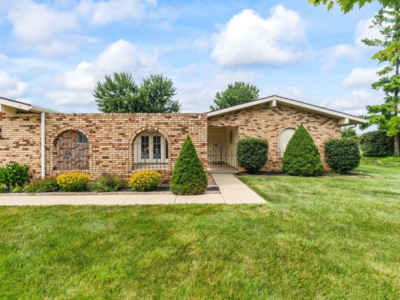 845 Burnside Drive, Tipp City, OH 45371 Photo 4
